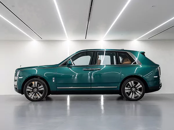 Rolls Royce Cullinan V12, 2022
