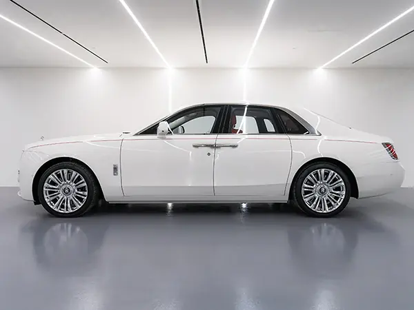 Roll Royce Ghost V12 White