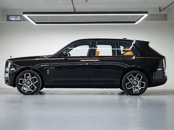Rolls Royce BB Cullinan V12, 2022