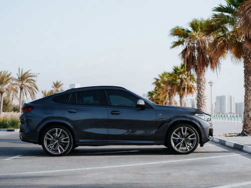 BMW X6 M50i, 2022